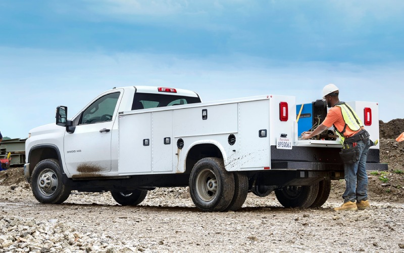 Tulsa, OK - 2025 Chevrolet Silverado 3500 HD Chassis Cab's Exterior