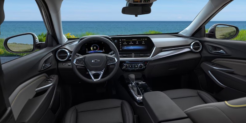 Cedar Rapids IA - 2025 Chevrolet Trax's Interior