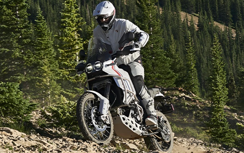Bob's Motorcycles: The ONLY Ducati Authorized Dealer in Maryland - 2025 Ducati DesertX