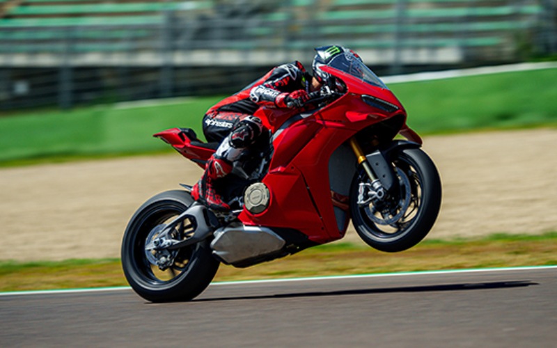 The Unmistakable Thrill of the 2025 Ducati Panigale V4 in Jessup, MD