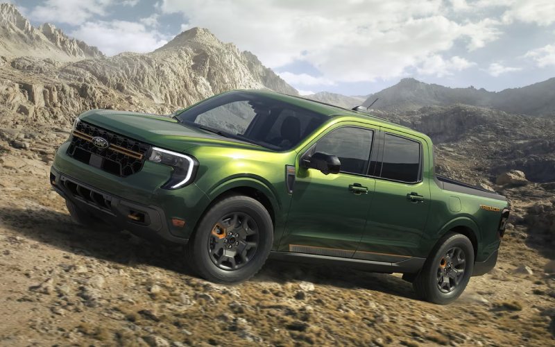 2025 Ford Maverick Lariat photo 2