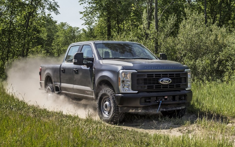 2025 Ford Super Duty F250 XLT near Quad Cities Brad Deery Ford