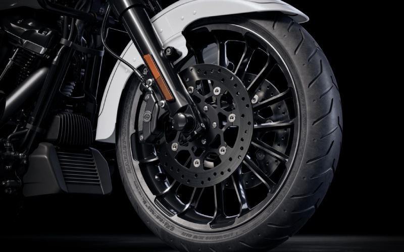 Suggested Accessories for the 2025 Harley-Davidson® Road Glide® 3