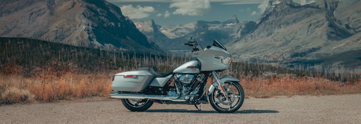 Essential Touring Technology on the 2025 Harley-Davidson® Road Glide® Serving Middletown, OH