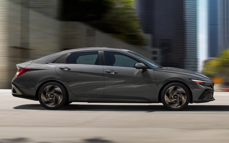 Anaheim, CA - 2025 Hyundai Elantra Hybrid's Exterior