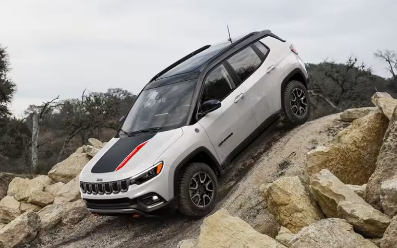 Santa Fe, NM - 2025 Jeep Compass's Overview