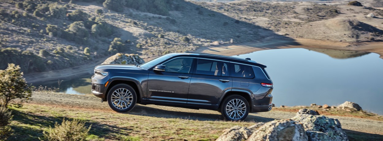 2025 Jeep Grand Cherokee L near Highlands Ranch, CO