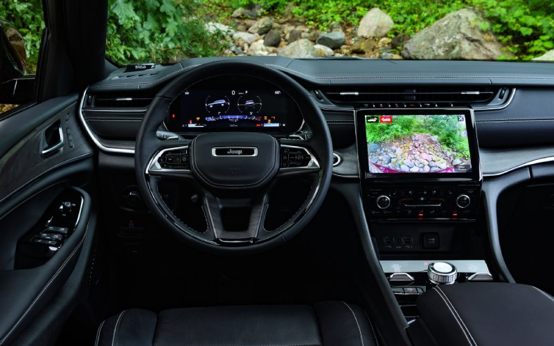 Highlands Ranch, CO - 2025 Jeep Grand Cherokee L's Interior