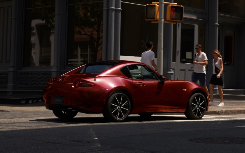 Lease vs Finance: What Makes More Sense for Drivers in Mesa, AZ?
