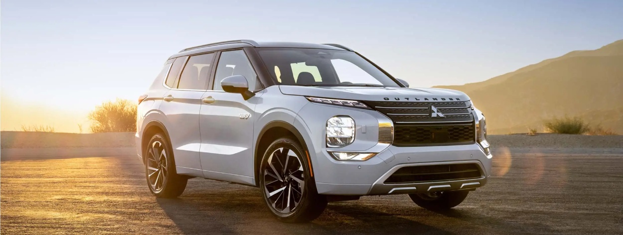 2025 Mitsubishi Outlander Plug-In Hybrid Trim Levels Explained near Waterford, MI