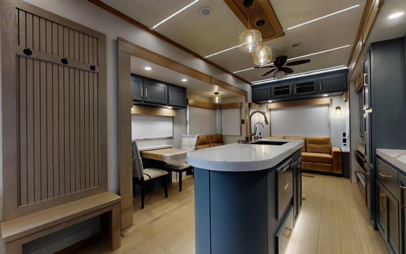 Des Moines, IA - 2026 Redwood RV 's Features