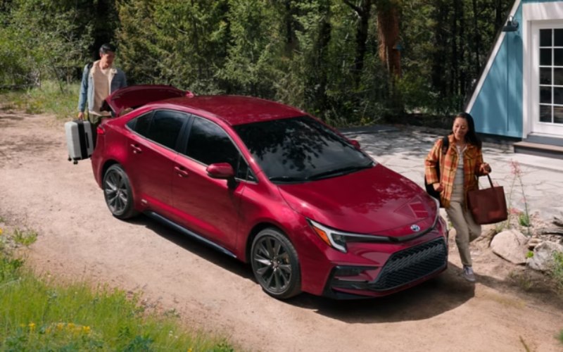 Mishawaka, IN - 2025 Toyota Corolla Hybrid