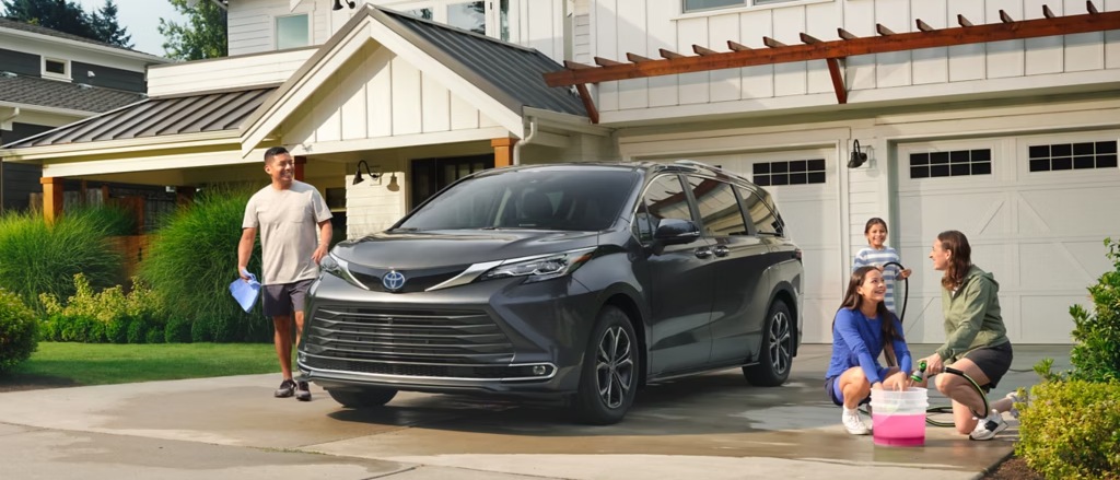 2025 Toyota Sienna near South Bend, IN