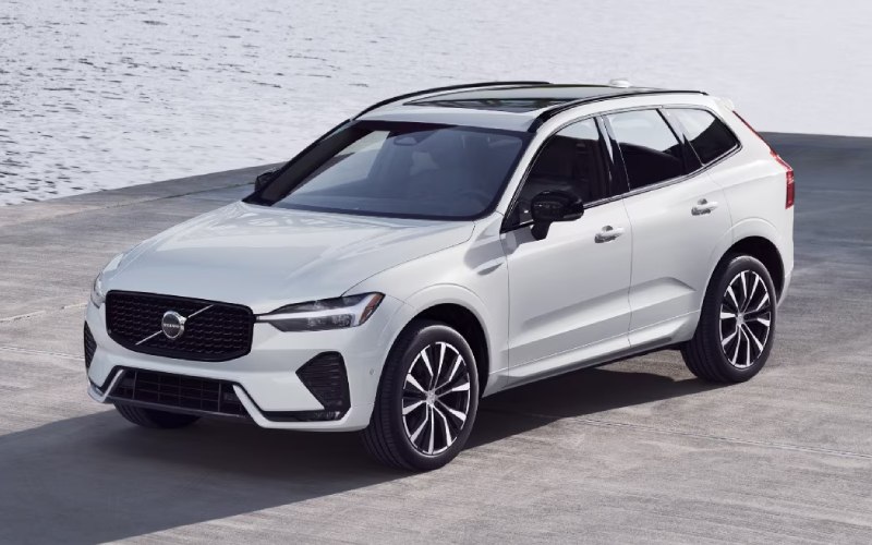 2025 Volvo XC60 vs 2025 Audi Q5 near Englewood, CO