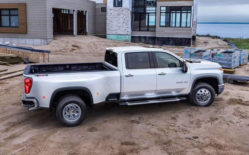 Is the Duramax diesel the right choice for the 2026 Chevrolet Silverado 3500 HD around Bixby, OK?