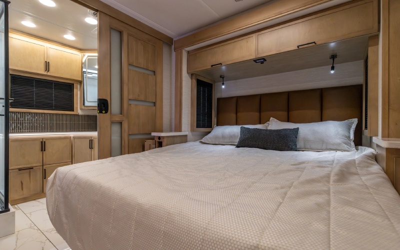 Des Moines, IA - 2026 Dynamax 's Features