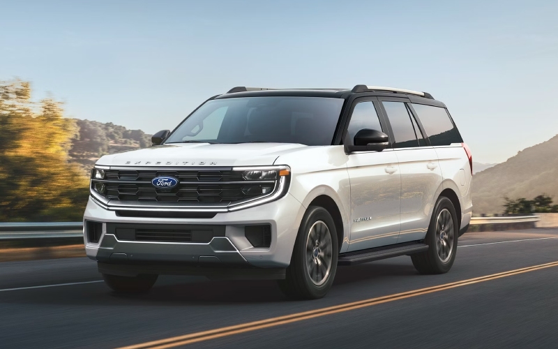 Family-First Space and Smart Tech with the 2026 Ford Expedition for Castle Rock, CO Drivers