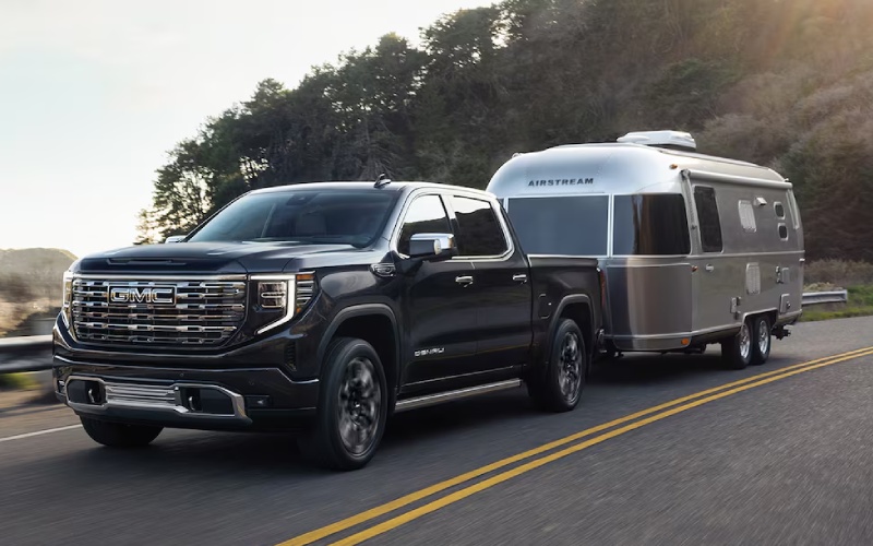 2026 GMC Sierra 1500 Denali vs 2026 GMC Sierra 1500 Denali Ultimate Mechanical Specs