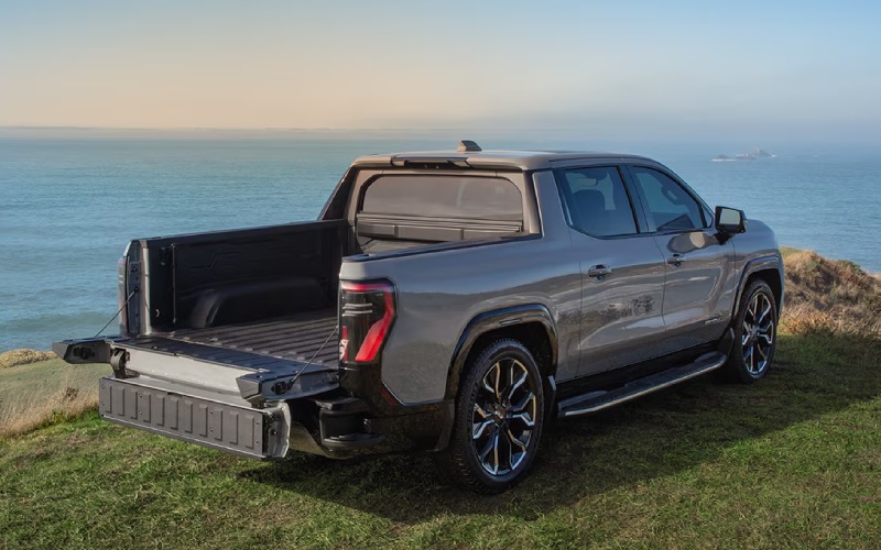Fairfax, VA - 2026 GMC Sierra EV's Exterior