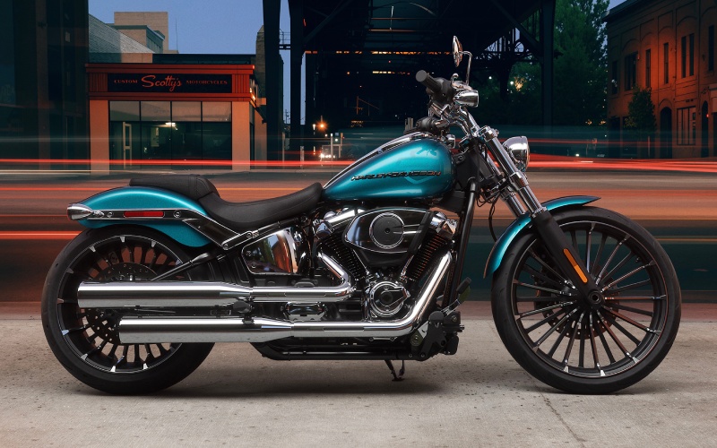 Why the 34-Degree Stance and Wide-Rear Setup Make the 2026 Harley-Davidson® Breakout® Shine for Forest Hill, MD Riders