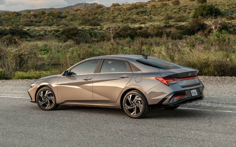 5 Buying Considerations Before You Choose Your Hyundai Elantra