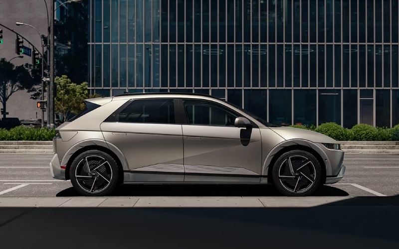 Lease vs Finance: What Makes More Sense for Drivers near Riverside, CA?