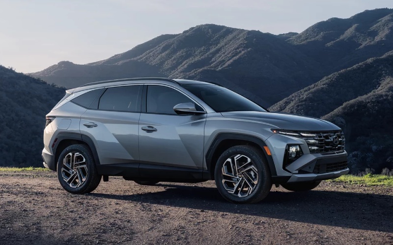 Does the 2026 Hyundai Tucson Plug-in Hybrid Come with a Level 2 Charging Cable for Anaheim, CA Drivers?