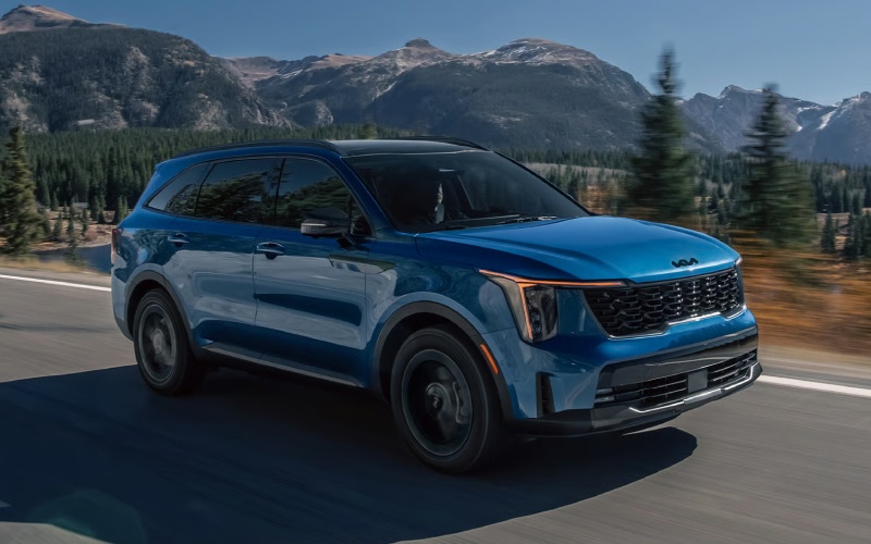 Do the 2026 Kia Sorento Hybrid’s Three Rows and AWD Fit Family Life around Wheat Ridge, CO?