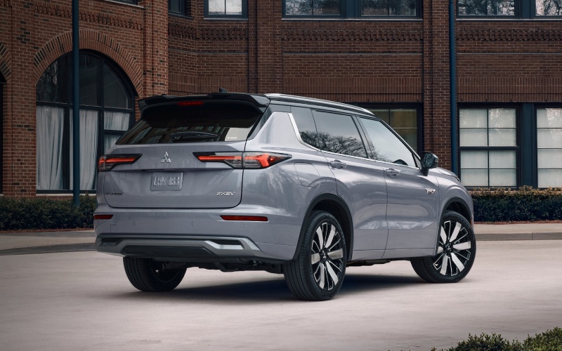 Service and Maintenance Guide for Mitsubishi Outlander Plug-In Hybrid in Terre Haute, IN - 2026 Mitsubishi Outlander Plug-In Hybrid Service and Maintenance Guide for Mitsubishi Outlander Plug-In Hybrid in Terre Haute, IN - 2026 Mitsubishi Outlander Plug-In Hybrid