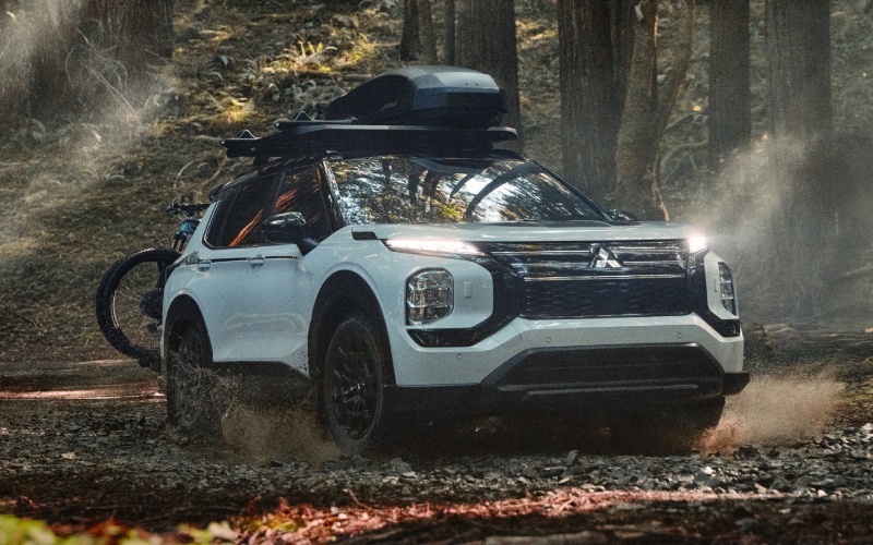 What does Eco mode do on the 2026 Mitsubishi Outlander in Indianapolis, IN?