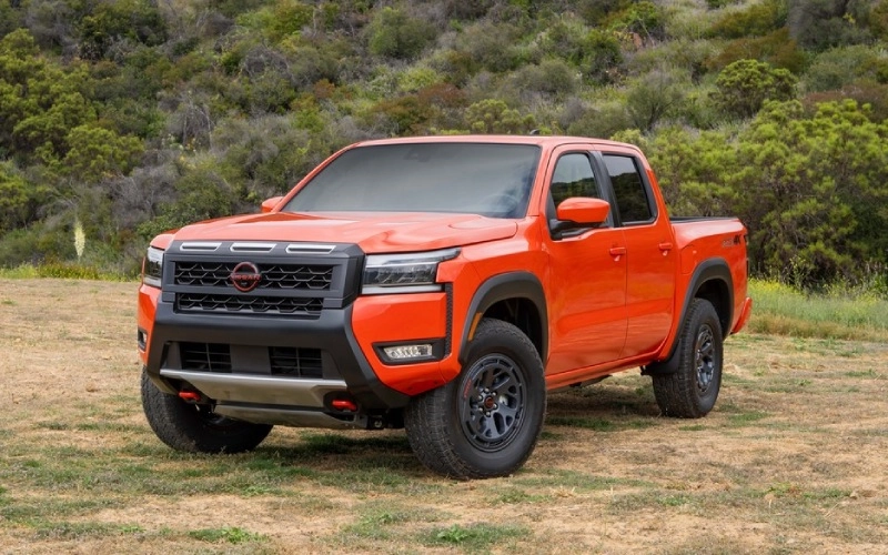 How the 2026 Nissan Frontier’s 12.3-inch display and Safety Shield 360 fit Champaign, IL daily drives