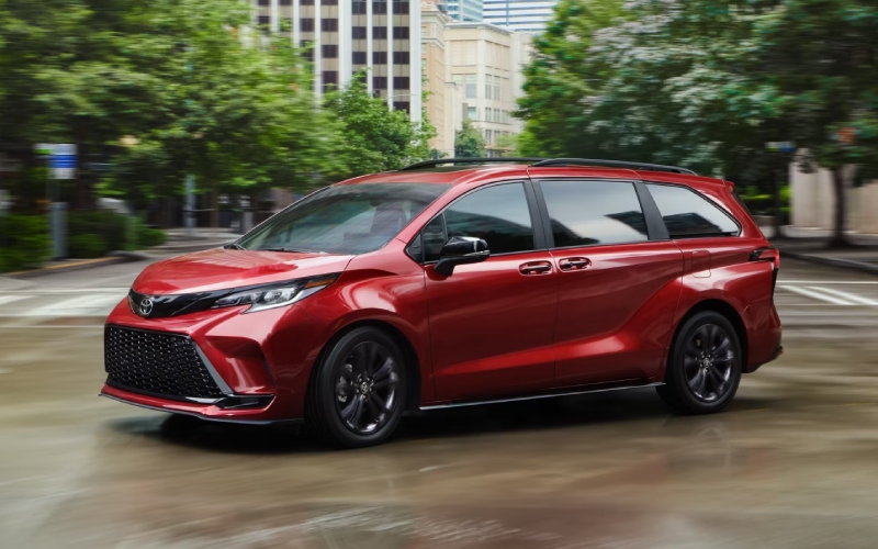 Edgewood, MD - 2026 Toyota Sienna's Exterior