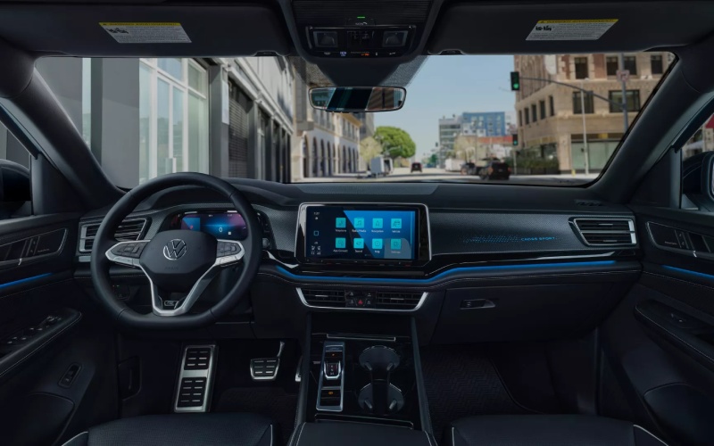 Colorado Springs, CO - 2026 Volkswagen Atlas Cross Sport's Interior