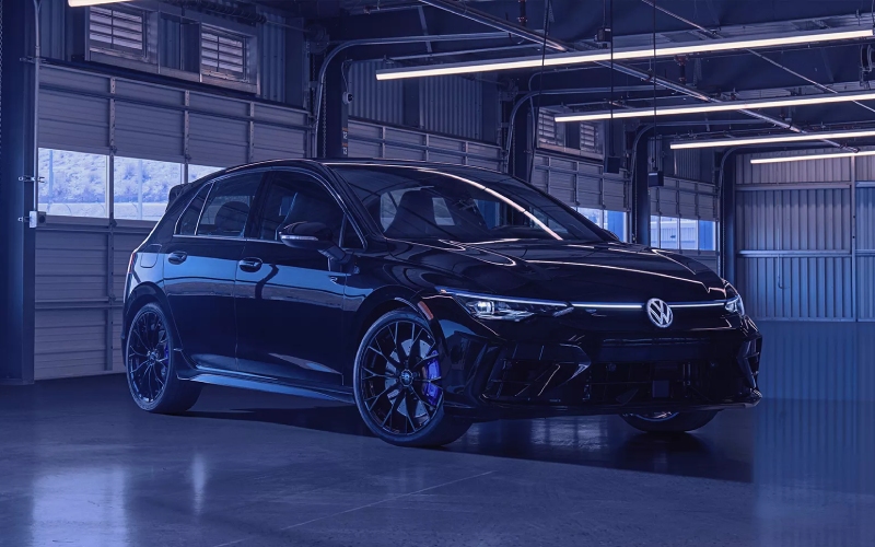 What Does R-Performance 4MOTION® Add to the 2026 Volkswagen Golf R for Delano, CA Drivers?