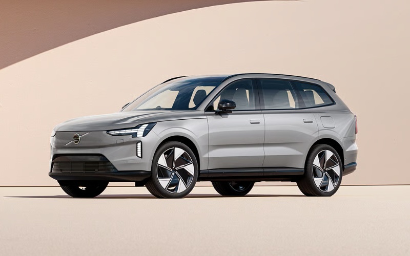 Safety & Driver Assist Features - 2026 Volvo EX90