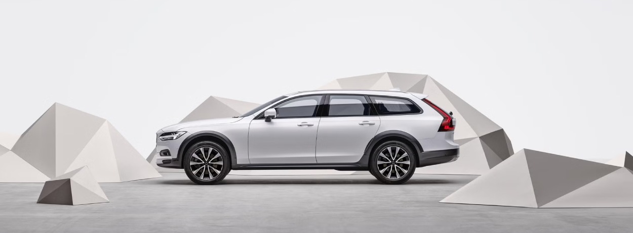 2026 Volvo V90 Cross Country in Colorado Springs, CO