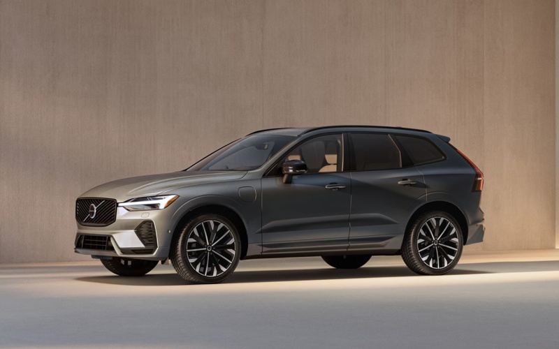 How Far Can the 2026 Volvo XC60 Plug-in Hybrid Drive on Electricity in Colorado Springs, CO?