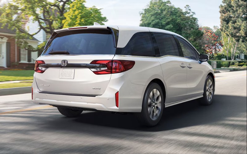 Why the 2027 Honda Odyssey Touring Fits Coralville, IA Family Driving