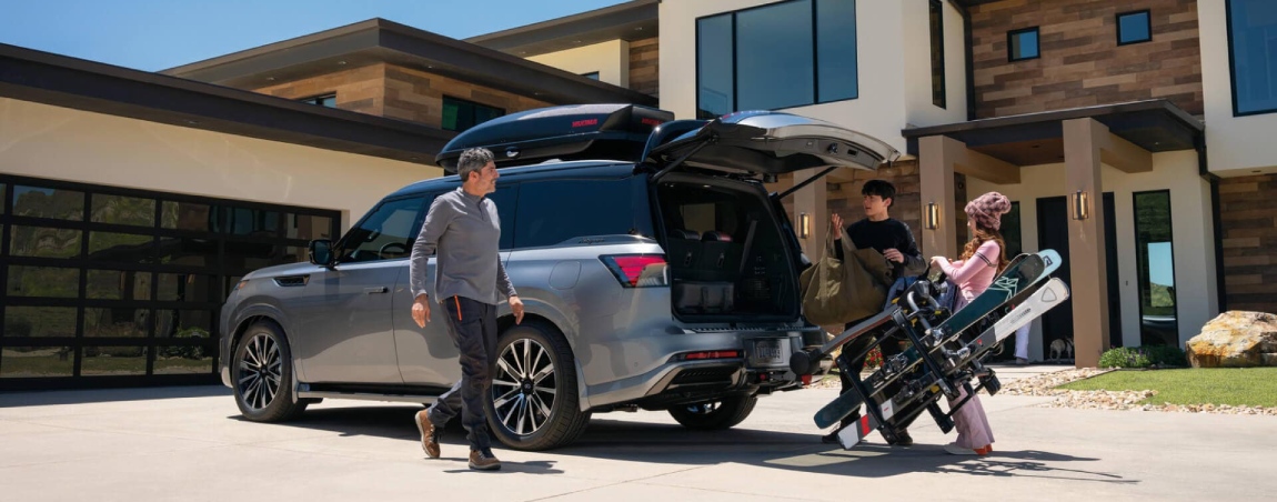 2027 INFINITI QX80 Shopping Overview in Dacono, CO