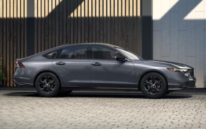 How to Choose a Used Commuter Car for Fort Liberty Traffic around Fayetteville, NC