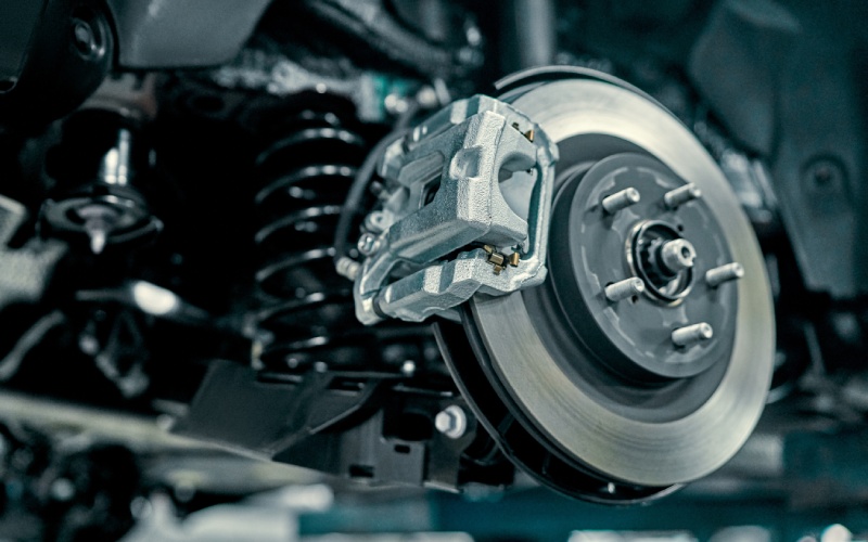 Windsor, CA Workdays Made Smoother — How the 2026 RAM 2500’s Exhaust Brake and Heavy-Duty Braking Build Towing Confidence